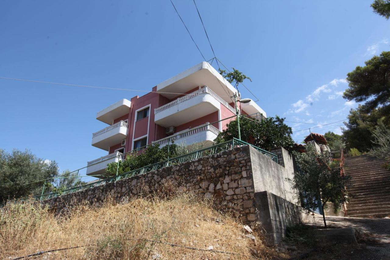 SarandëVila Jakupiアパートメント エクステリア 写真